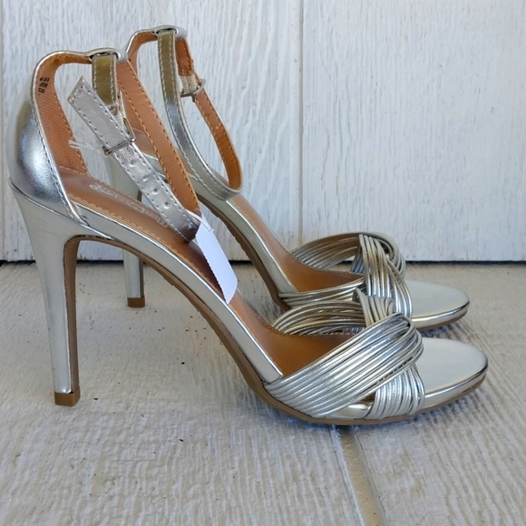 Silver Splash Women's Strappy Heels - Picture 3 of 7